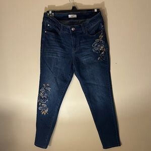 Kensie Dark Blue Floral Embroidered Skinny Jeans